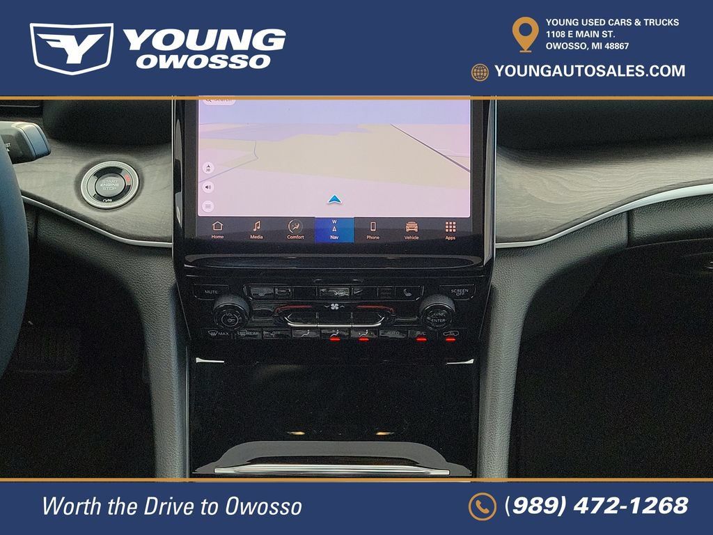 Used 2024 Jeep Grand Cherokee Limited w/ Black Appearance Package AWD/4WD image 32