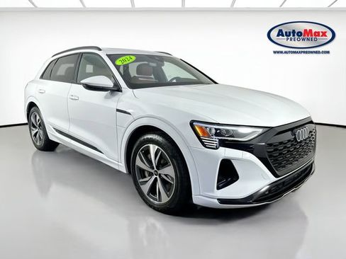 Used 2024 Audi Q8 e-tron Premium image 1