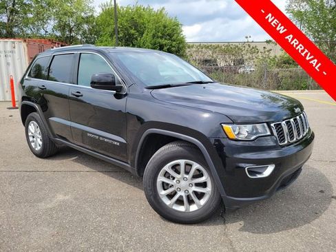 Used 2021 Jeep Grand Cherokee Laredo AWD/4WD image 1