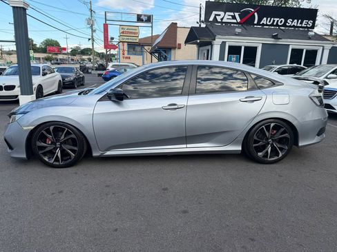 Used 2020 Honda Civic Sport image 2