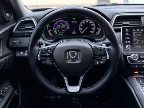 Used 2019 Honda Insight Touring image 2