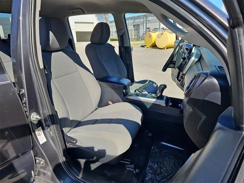 Used 2018 Toyota Tacoma SR5 image 12