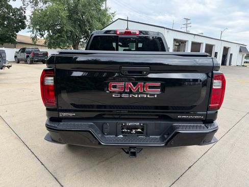 Used 2025 GMC Canyon Denali AWD/4WD image 29