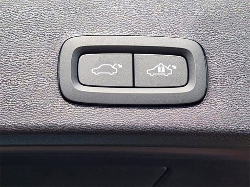 New 2026 Volvo XC40 B5 Ultra w/ Climate Package image 24