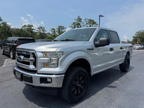 Used 2017 Ford F150 XLT AWD/4WD image 4