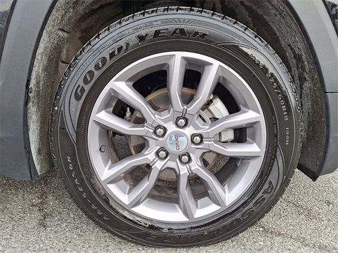 Used 2024 GMC Terrain SLT image 8