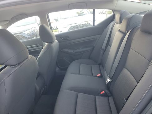 Used 2025 Nissan Altima 2.5 S FWD image 11