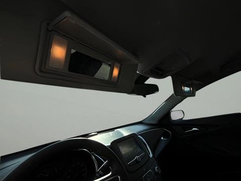 Used 2018 Chevrolet Malibu LT image 24