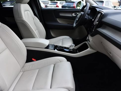 Used 2024 Volvo XC40 B5 Plus w/ Protection Package Premier AWD/4WD image 27