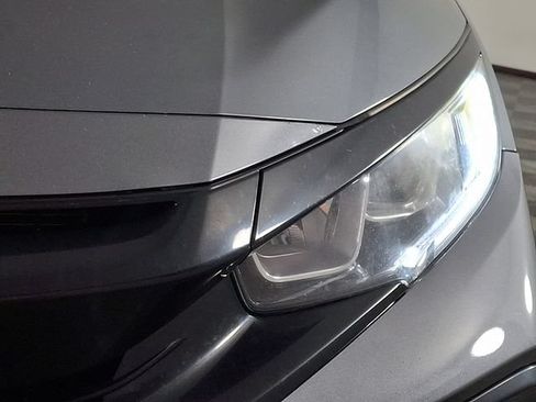 Used 2019 Honda Civic EX image 12