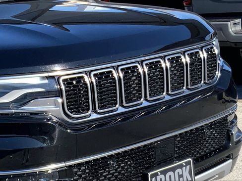 Used 2022 Jeep Wagoneer Series II image 24