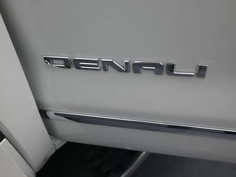 Used 2018 GMC Sierra 1500 Denali w/ Denali Ultimate Package AWD/4WD image 17
