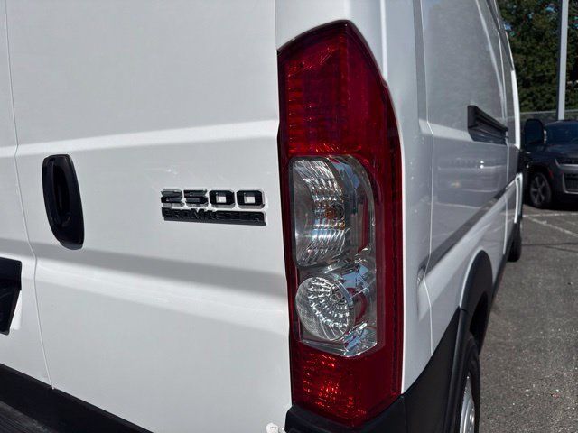Used 2026 RAM ProMaster 2500 w/ Convenience Group FWD image 32