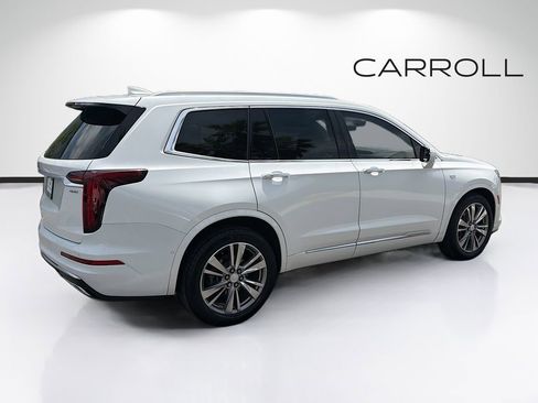 Used 2021 Cadillac XT6 Premium Luxury FWD image 3