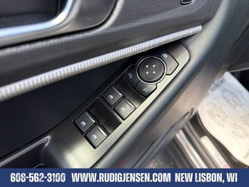 Used 2025 Ford Explorer ST-Line w/ ST-Line Street Pack AWD/4WD image 11
