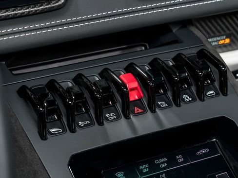 Used 2023 Lamborghini Huracan Tecnica image 25