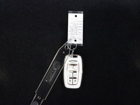 Used 2024 Chrysler Pacifica Pinnacle image 30