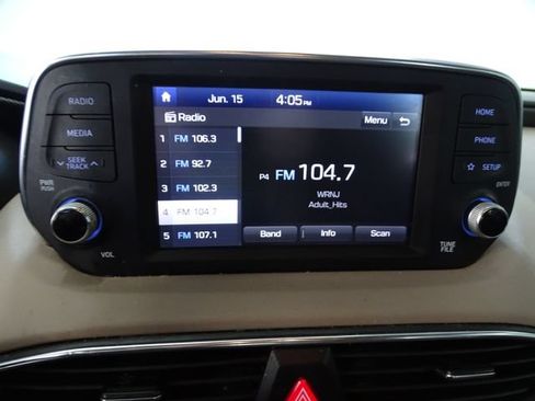 Used 2019 Hyundai Santa Fe SE FWD image 11