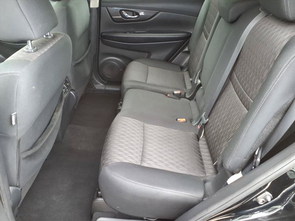 Used 2018 Nissan Rogue SV FWD image 13