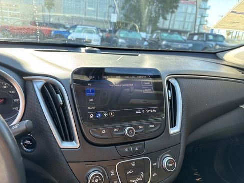 Used 2020 Chevrolet Malibu RS image 23