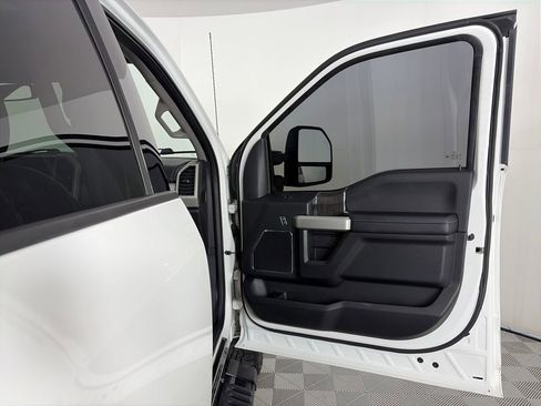 Certified 2021 Ford F250 Lariat image 31