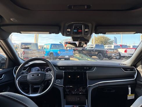 New 2025 Jeep Grand Cherokee L Altitude RWD image 40