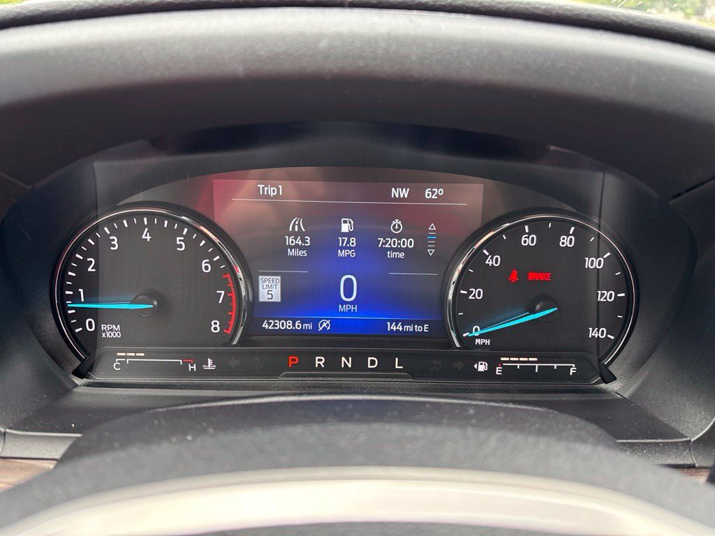 Used 2023 Ford Explorer Limited w/ Limited Technology Package AWD/4WD image 40