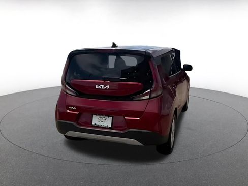 Used 2025 Kia Soul LX w/ LX Technology Package FWD image 14