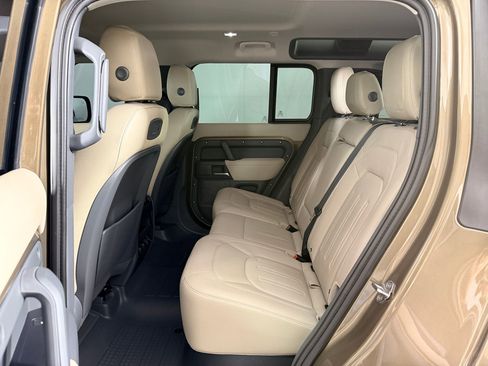 Used 2021 Land Rover Defender 110 S image 13