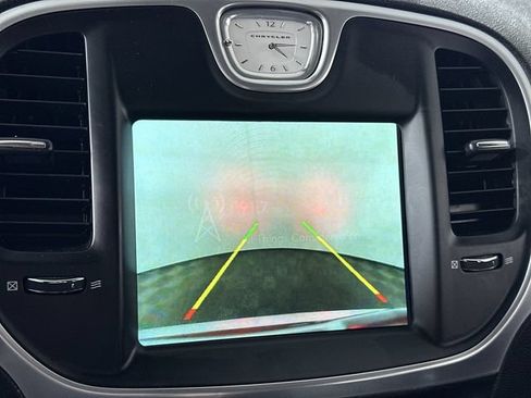 Used 2021 Chrysler 300 Touring RWD image 15