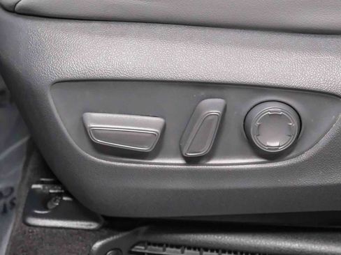 Used 2021 Toyota Sienna XLE FWD image 27