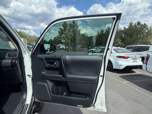 Used 2024 Toyota 4Runner TRD Off-Road Premium w/ Moonroof Package AWD/4WD image 10