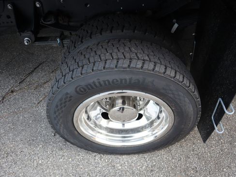 New 2026 Ford F550 4x4 Supercab Super Duty image 7