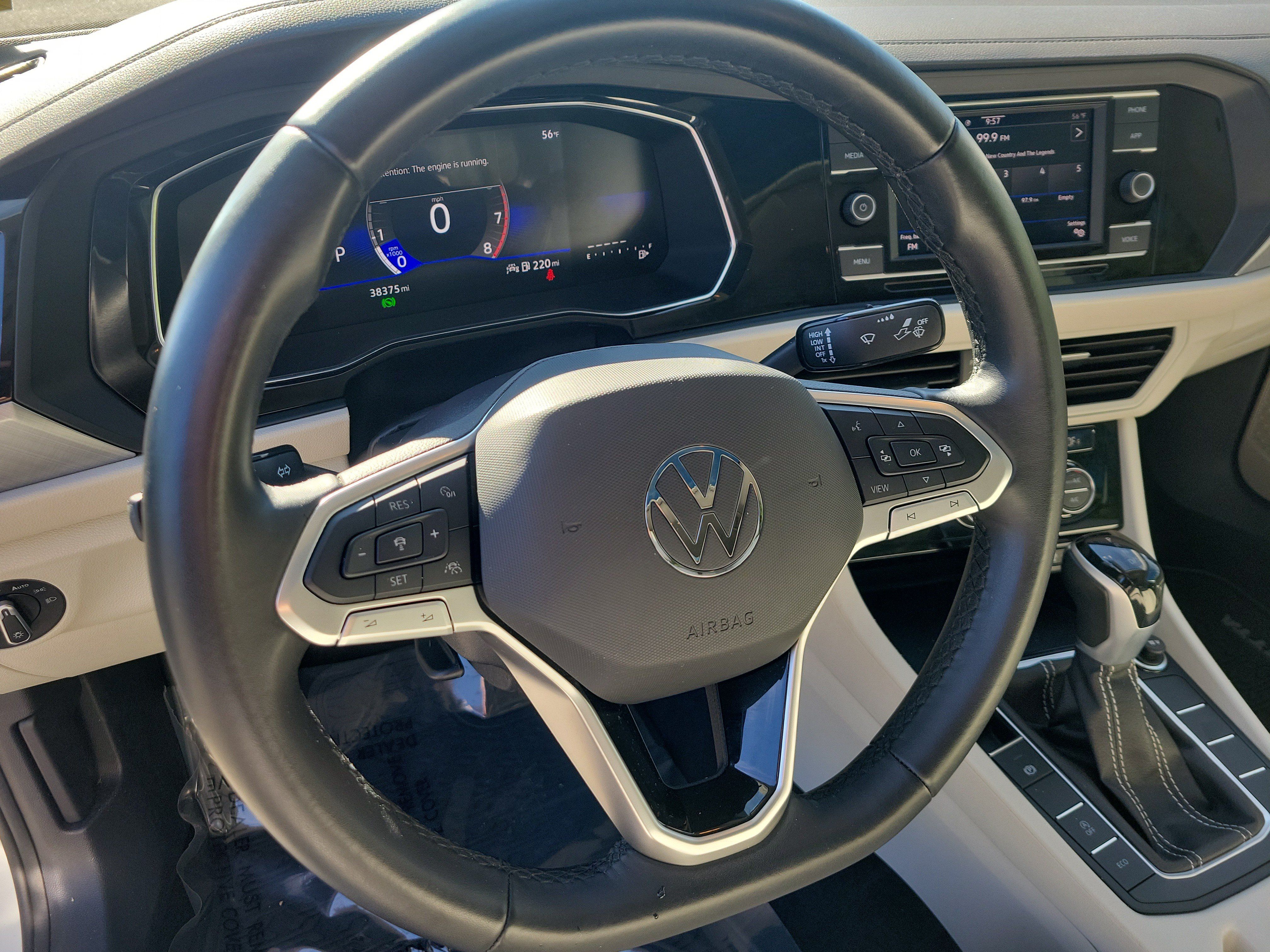 Used 2024 Volkswagen Jetta SE w/ Panoramic Sunroof Package FWD image 21