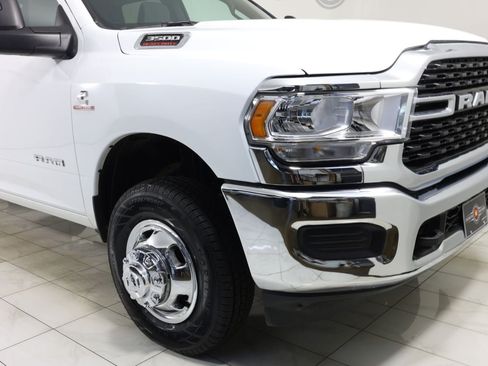 Used 2024 RAM 3500 SLT w/ Quick Order Package 2YG SLT AWD/4WD image 37