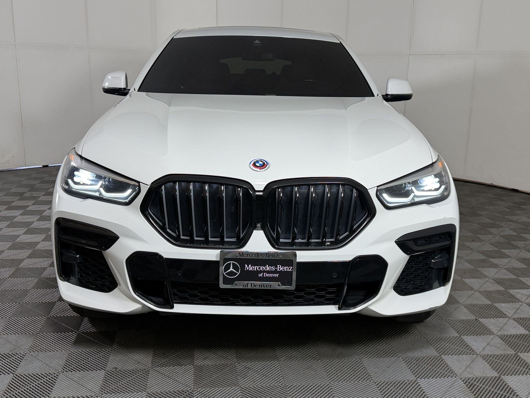 Used 2022 BMW X6 xDrive40i w/ M Sport Package AWD/4WD image 6