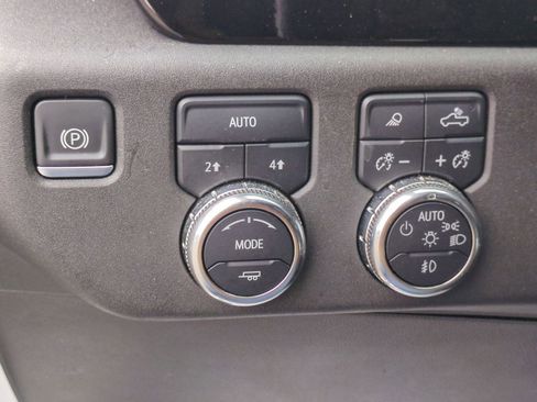 Certified 2022 GMC Sierra 1500 SLT w/ SLT Convenience Package image 18