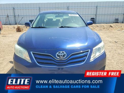 Used 2010 Toyota Camry LE FWD image 9
