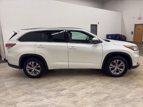 Used 2015 Toyota Highlander XLE image 8