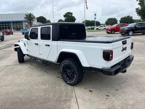 Used 2024 Jeep Gladiator Sport AWD/4WD image 5