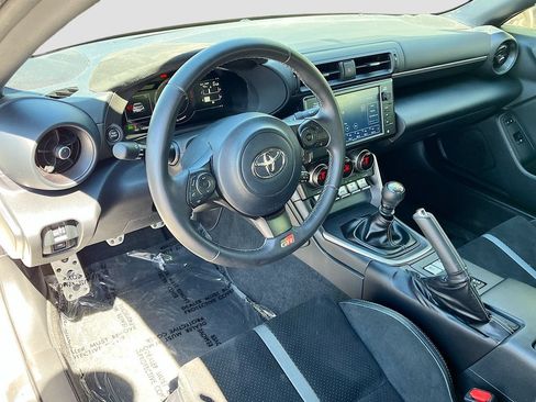 Used 2023 Toyota GR86 Premium RWD image 9