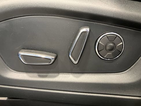 Used 2020 Ford Explorer Platinum w/ Premium Technology Package image 14