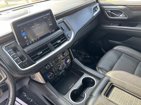 Used 2021 Chevrolet Tahoe Premier w/ Premium Package image 27