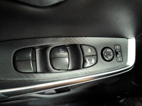 Used 2023 Nissan Sentra SR w/ SR Premium Package FWD image 35
