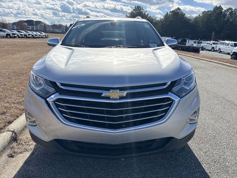 Used 2018 Chevrolet Equinox Premier image 3