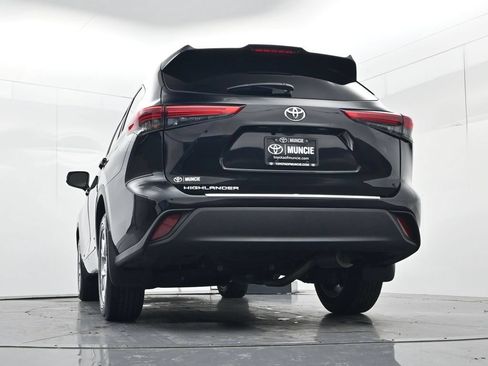 Used 2023 Toyota Highlander L FWD image 48