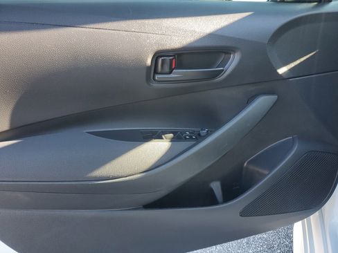 Used 2022 Toyota Corolla LE image 17