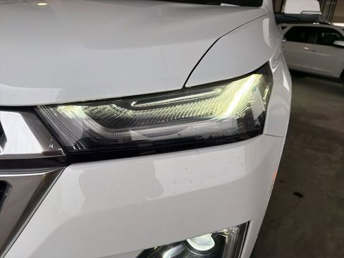 Used 2023 Chevrolet Traverse High Country w/ LPO, Floor Liner Package image 9