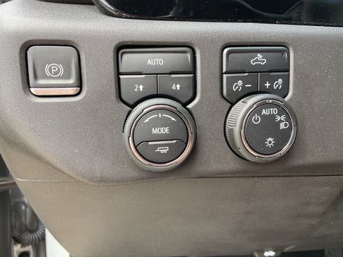 Used 2024 Chevrolet Silverado 1500 LT AWD/4WD image 42