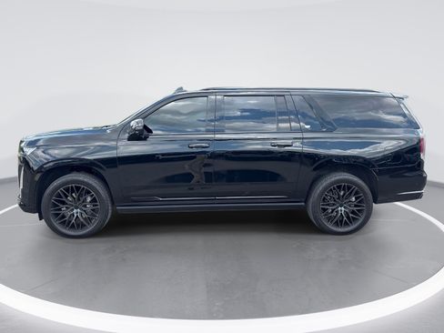 Used 2024 Cadillac Escalade ESV Sport Platinum w/ LPO, ONYX Package AWD/4WD image 5